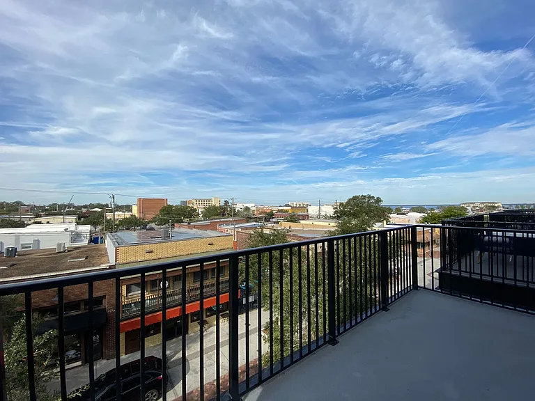 Modern Luxury Living at San Leon: Premier Apartments in Downtown Sanford — Photo 14