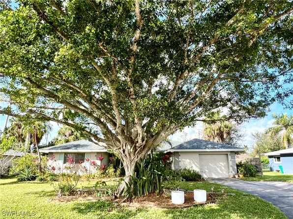 5038 Northampton Dr, Fort Myers, FL 33919