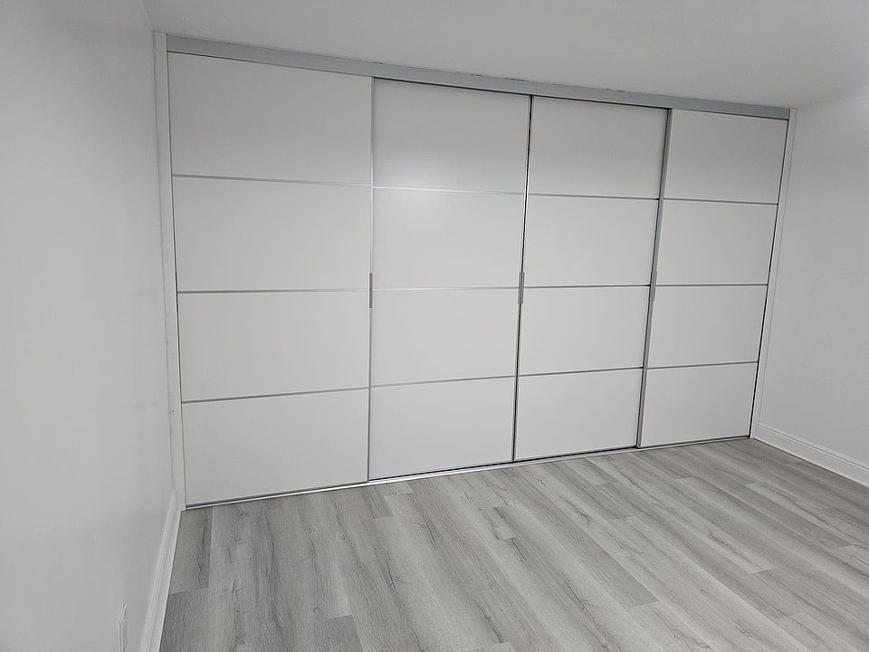 Main Bedroom Closet