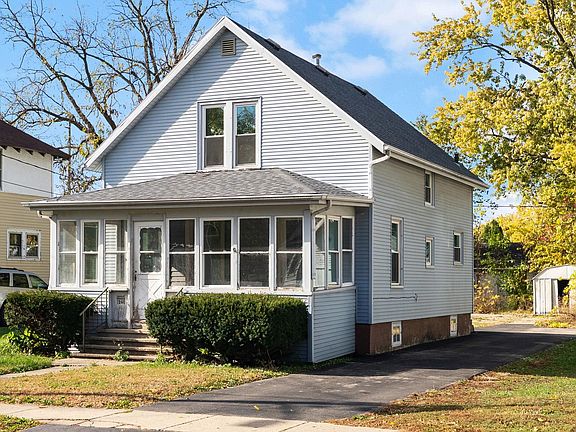 3rd image of 1246 Dewey Ave