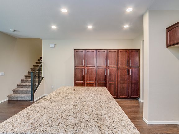 5th image of 131 W Hackberry Dr