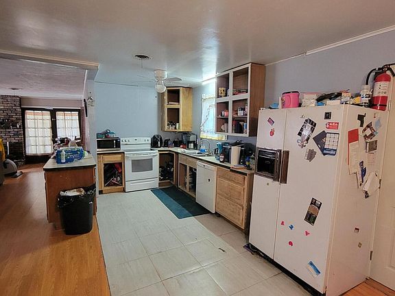 5th image of 96 Pine Grove Rd