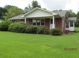 1385 N Franklin Rd, Mount Airy, NC 27030