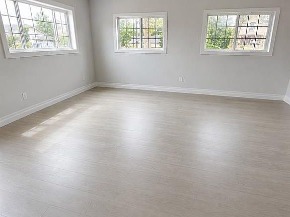 4th image of 1597 Bruce Ave