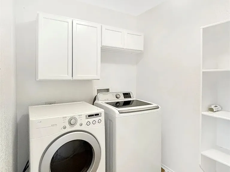 1217 Caroline Dr — Photo 12
