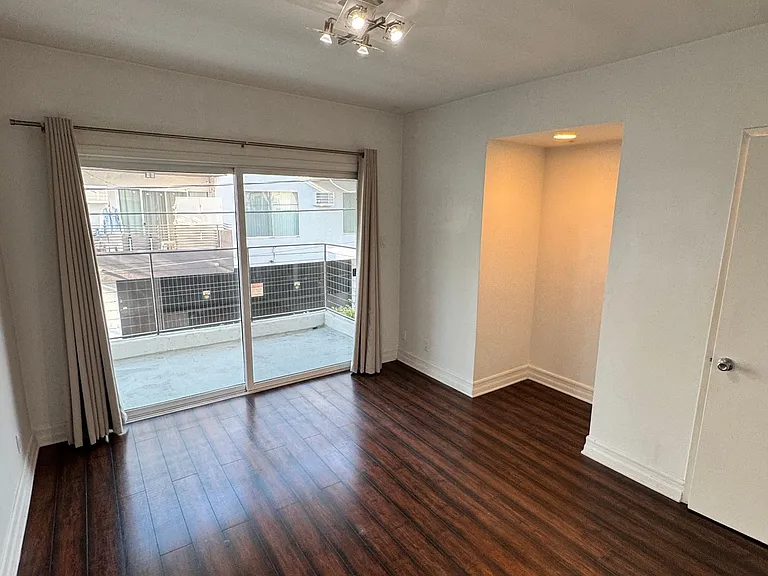 11915 Darlington Ave #8 — Photo 8