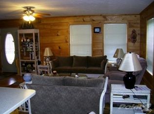 110 Kangaroo Ridge Rd, Byrdstown, TN 38549