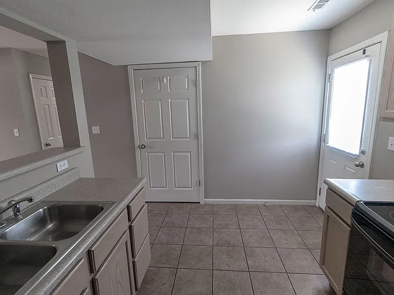 4016 Snowy Owl Dr — Photo 9