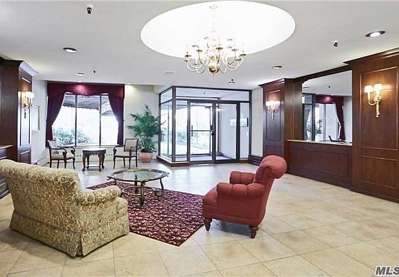 4th image of 40 Stoner Ave APT 1G