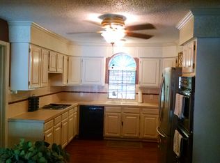 1006 E Cedar St, Angleton, TX 77515