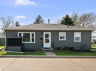 1226 26th St, Bettendorf, IA