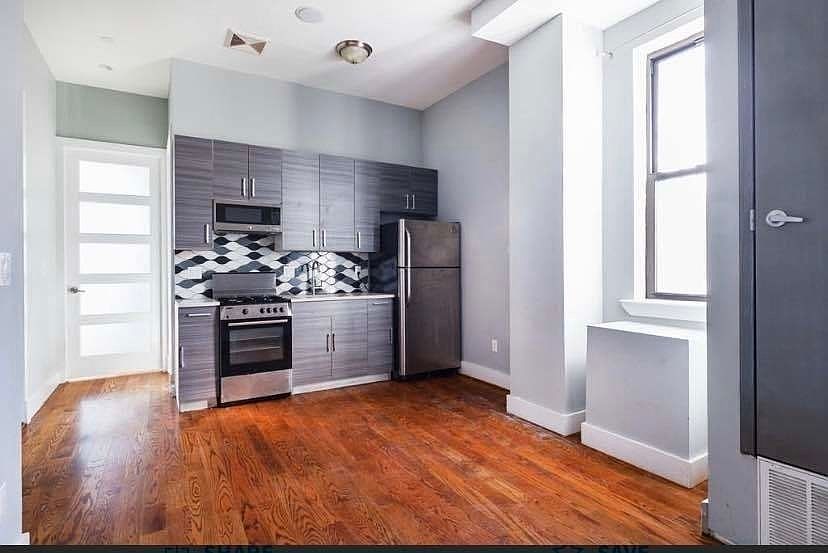 1st image of 1503 Gates Ave #1AA