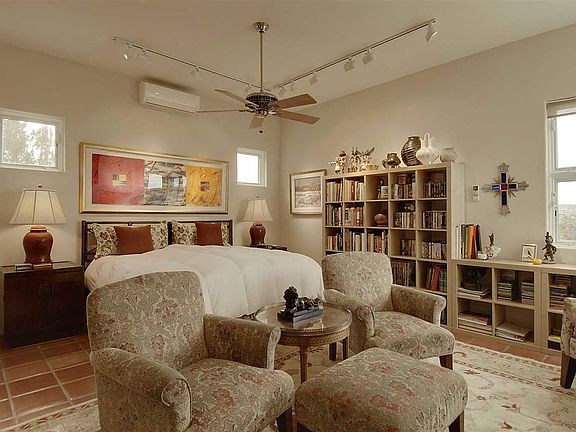 3rd image of 6 Casita Dr