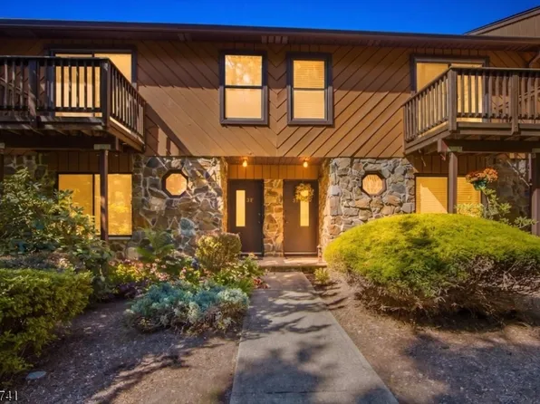 3F Brookside Hts BLDG 3 #F, Wanaque Boro, NJ 07465