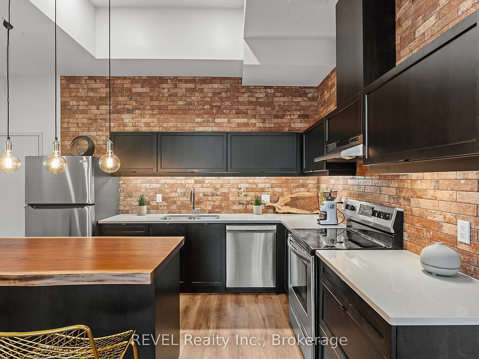 1st image of 405 Merritt St #3