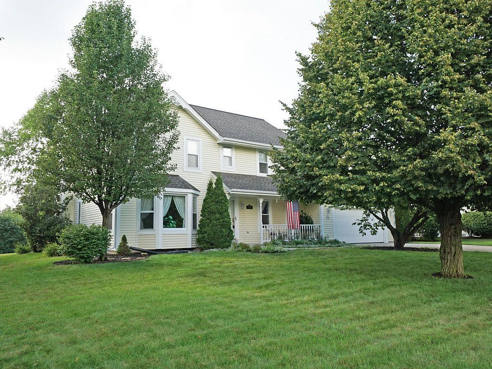 1st image of W226N7391 Woodland Creek Dr