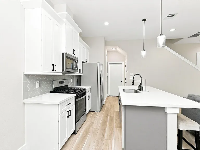 8324 Curry Rd — Photo 6
