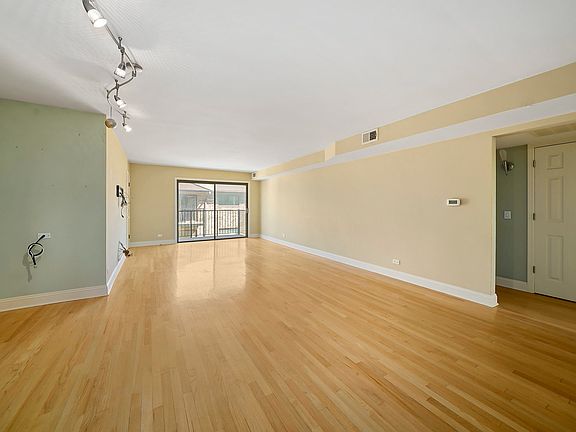4th image of 7612 W Lawrence Ave #D-5
