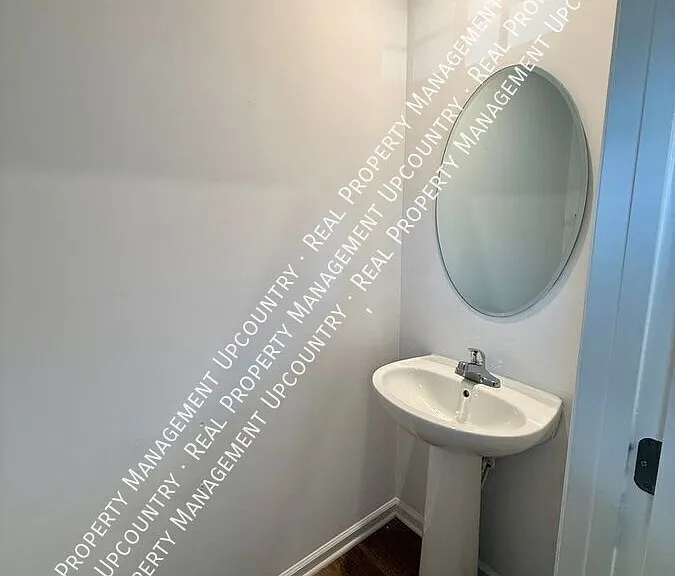 120 Fernside Ct — Photo 3