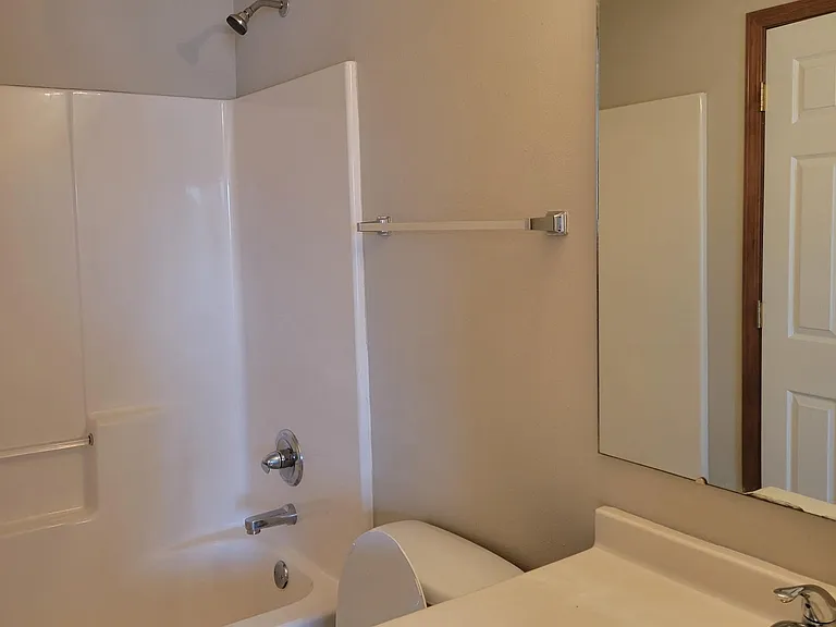 604 Parkside Commons Ct #604 — Photo 8
