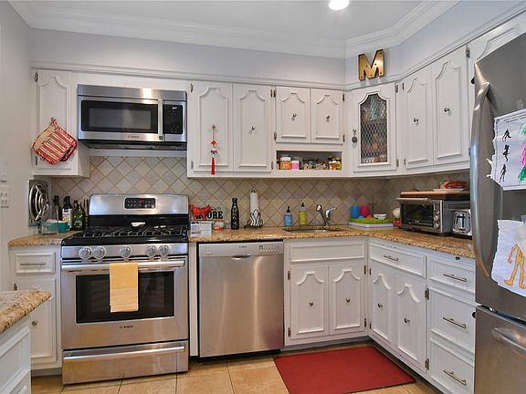 5th image of 15 Garden St