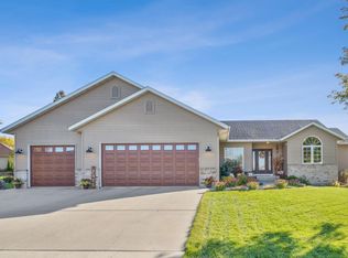 2405 Watertower Ln, Owatonna, MN 55060