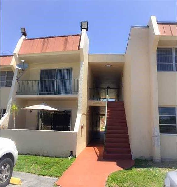 1st image of 13966 SW 90th Ave #204
