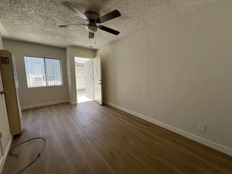 637 McDonnell Ave #637B — Photo 4