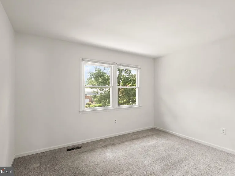 8902 Huxley Ct — Photo 53
