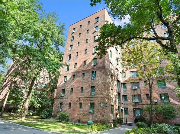 1550 Unionport Rd, Bronx, NY 10462