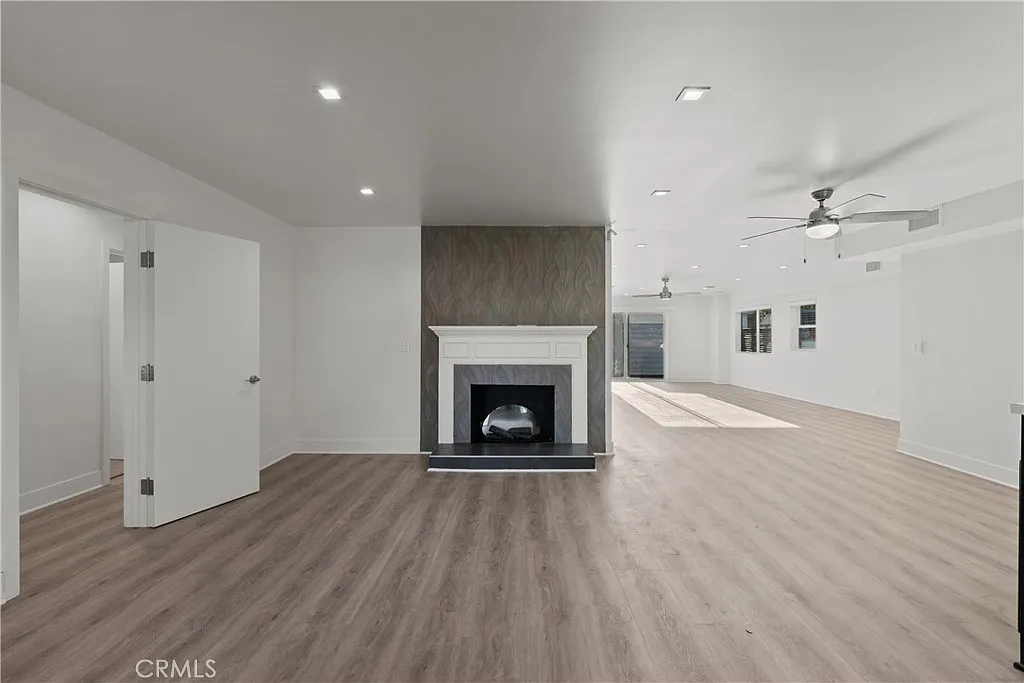 3 bed, 2.5 bath, 1998 sqft, $5,495 — Photo 3