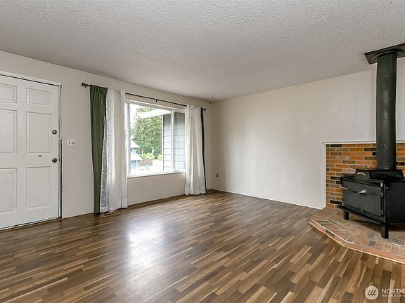 4th image of 5314 193rd Avenue E