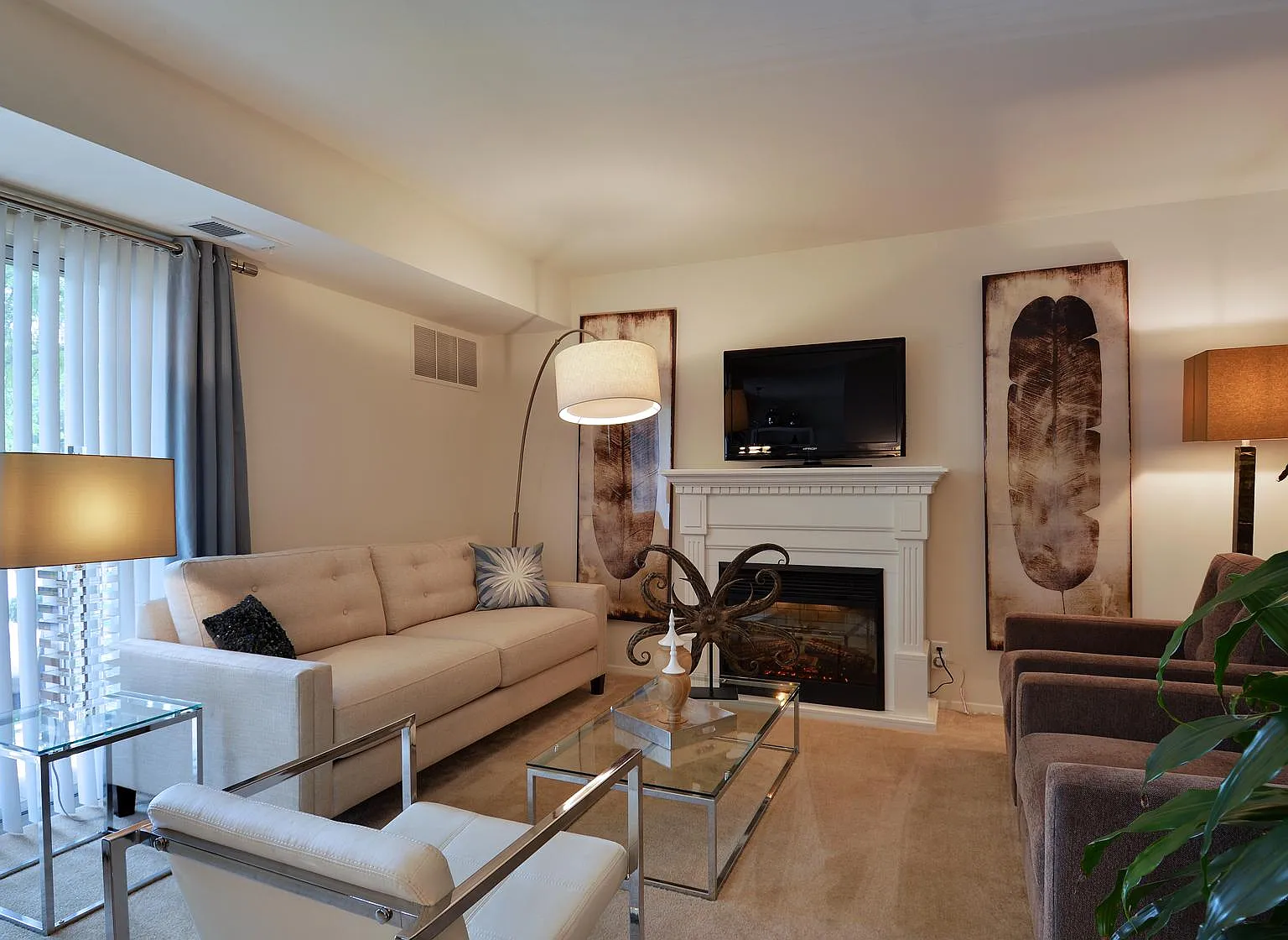 Hickory Hills Condominiums — Photo 2