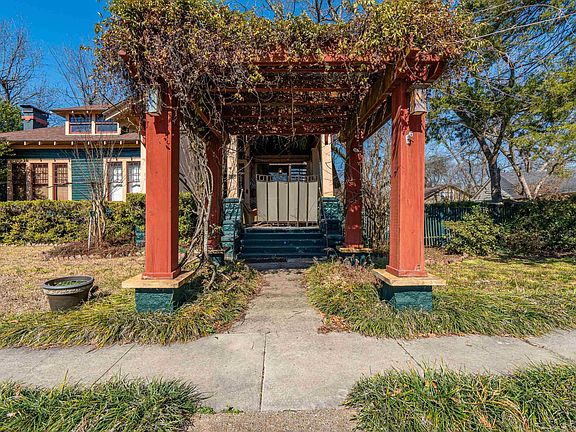 5th image of 304 Cherry St