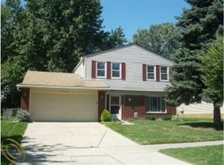24327 Knollwood Dr, Novi, MI 48375