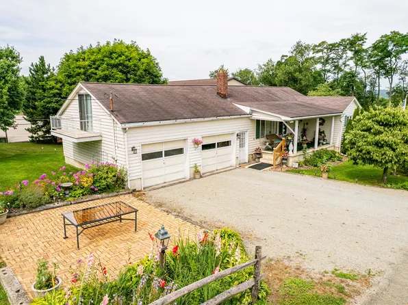 111 Razza Rd, New Derry, PA 15671