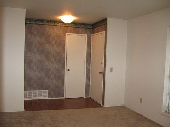 2nd image of 3717 Hillsdale Ln