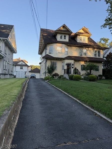 1st image of 1007 W 8Th St