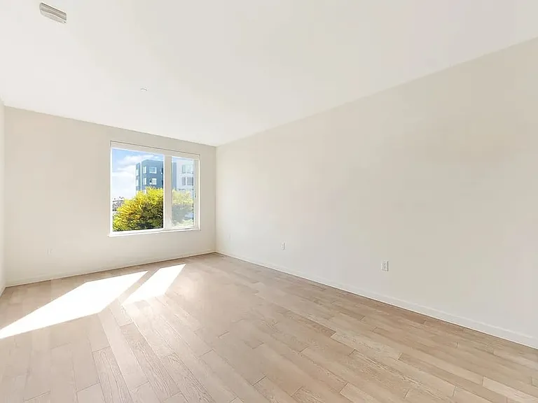 10 Kennedy Pl #209 — Photo 2