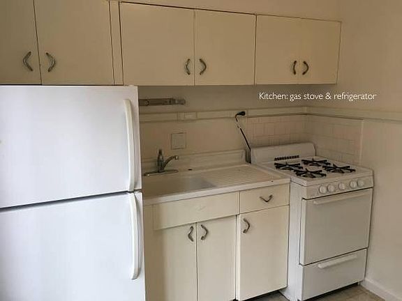 3rd image of 860 Missouri St APT B