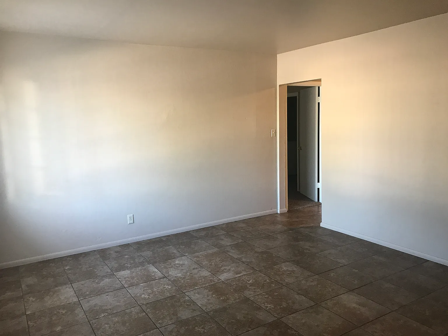 3 Bed, 2 Bath Close to ASU! — Photo 3