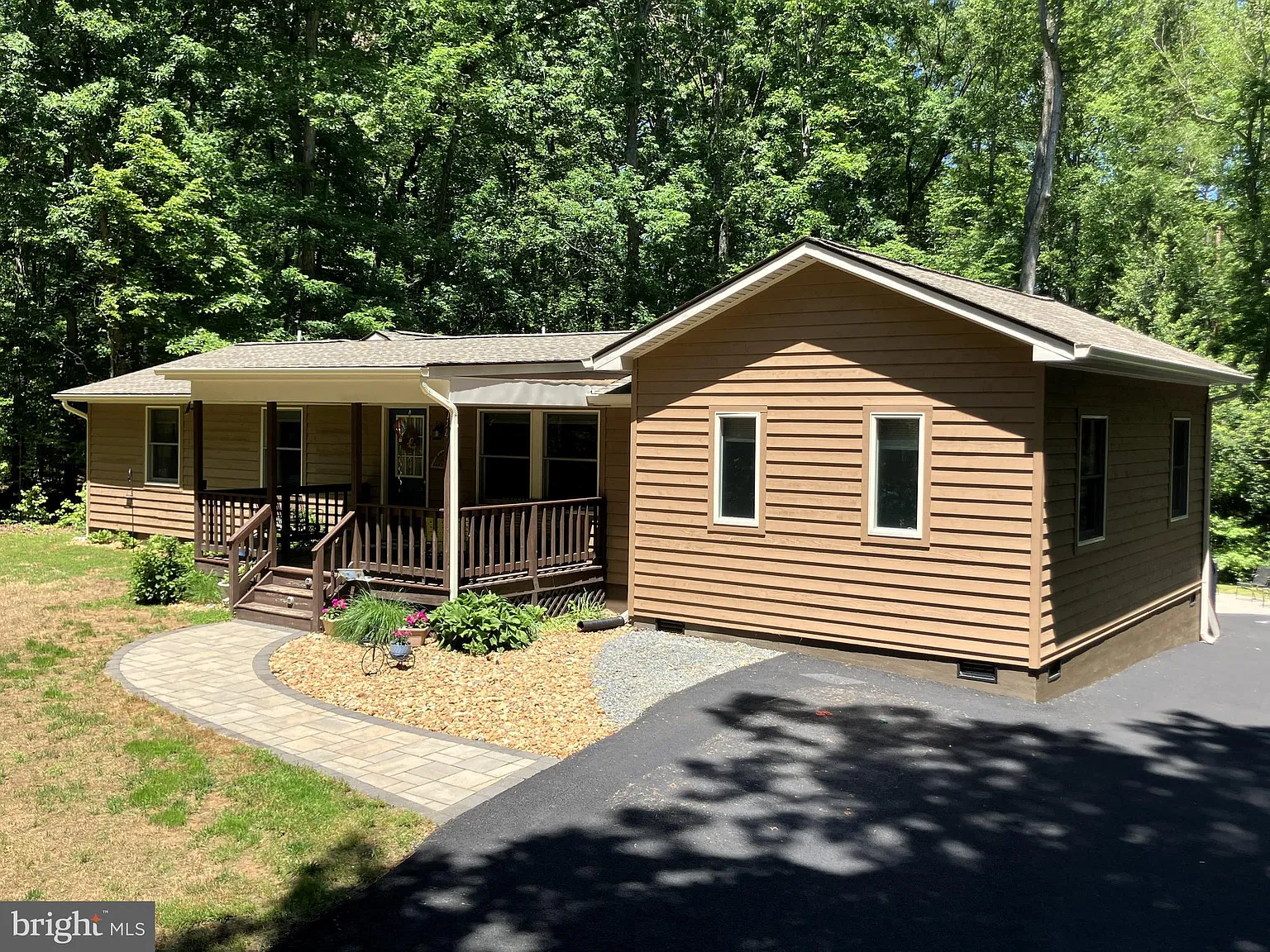 347 Lakewood Cir photo 1