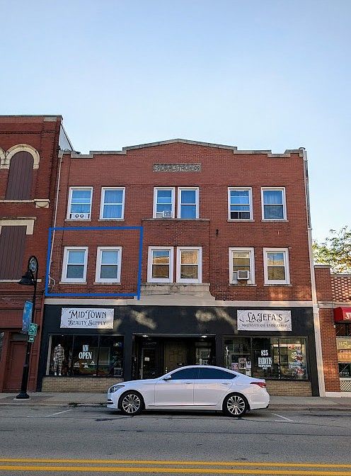 Apartement for rent is the left side of the building