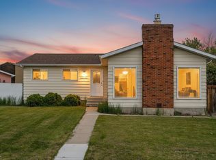 13840 30th St NW, Edmonton, AB T5Y 1M5