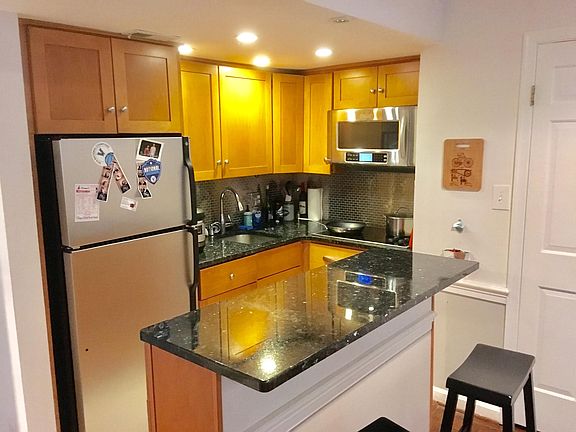 4th image of 220-C N Saint Asaph St Unit C