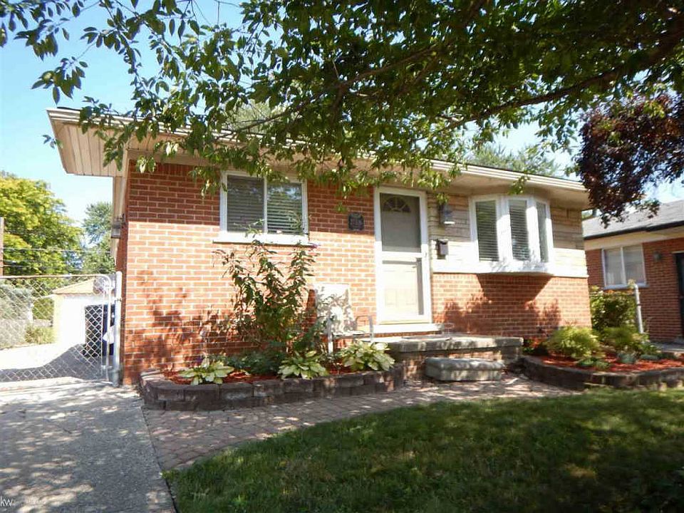 1st image of 27336 Ursuline St