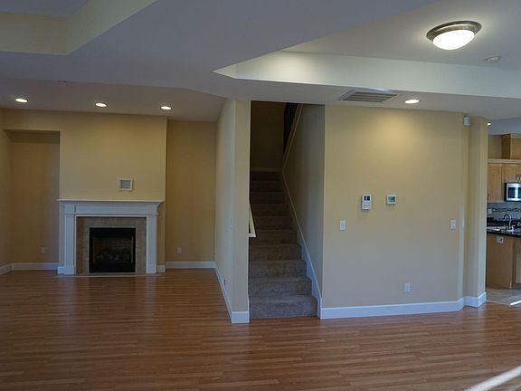 3rd image of 12327 NE 7th Pl #101