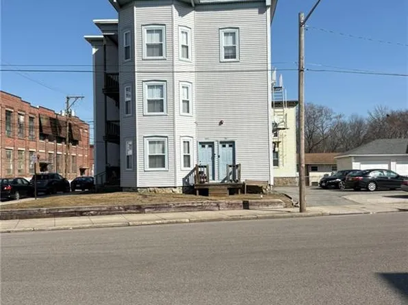 551 Wood Ave, Woonsocket, RI 02895