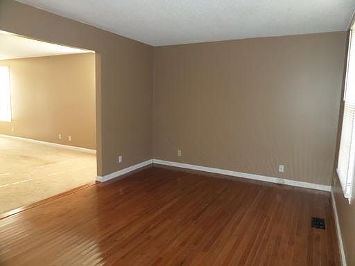 4th image of 2146 Watertown Pl