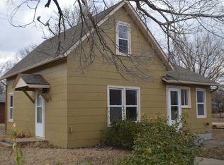 610 W Smith St, Conway Springs, KS 67031